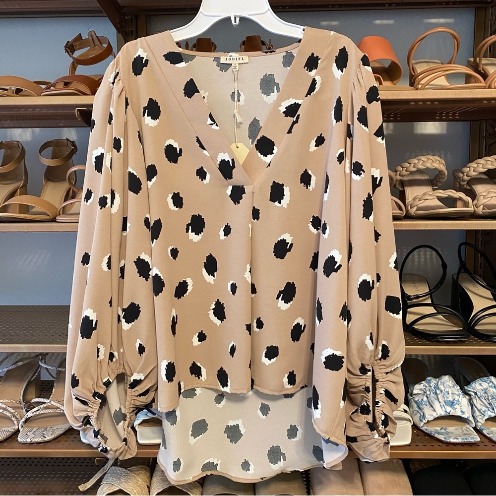 NWT Balloon Sleeve Jodifl Tan & Black Spot Print Top